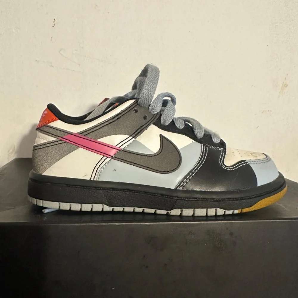 Dunks - Picture 2 of 3
